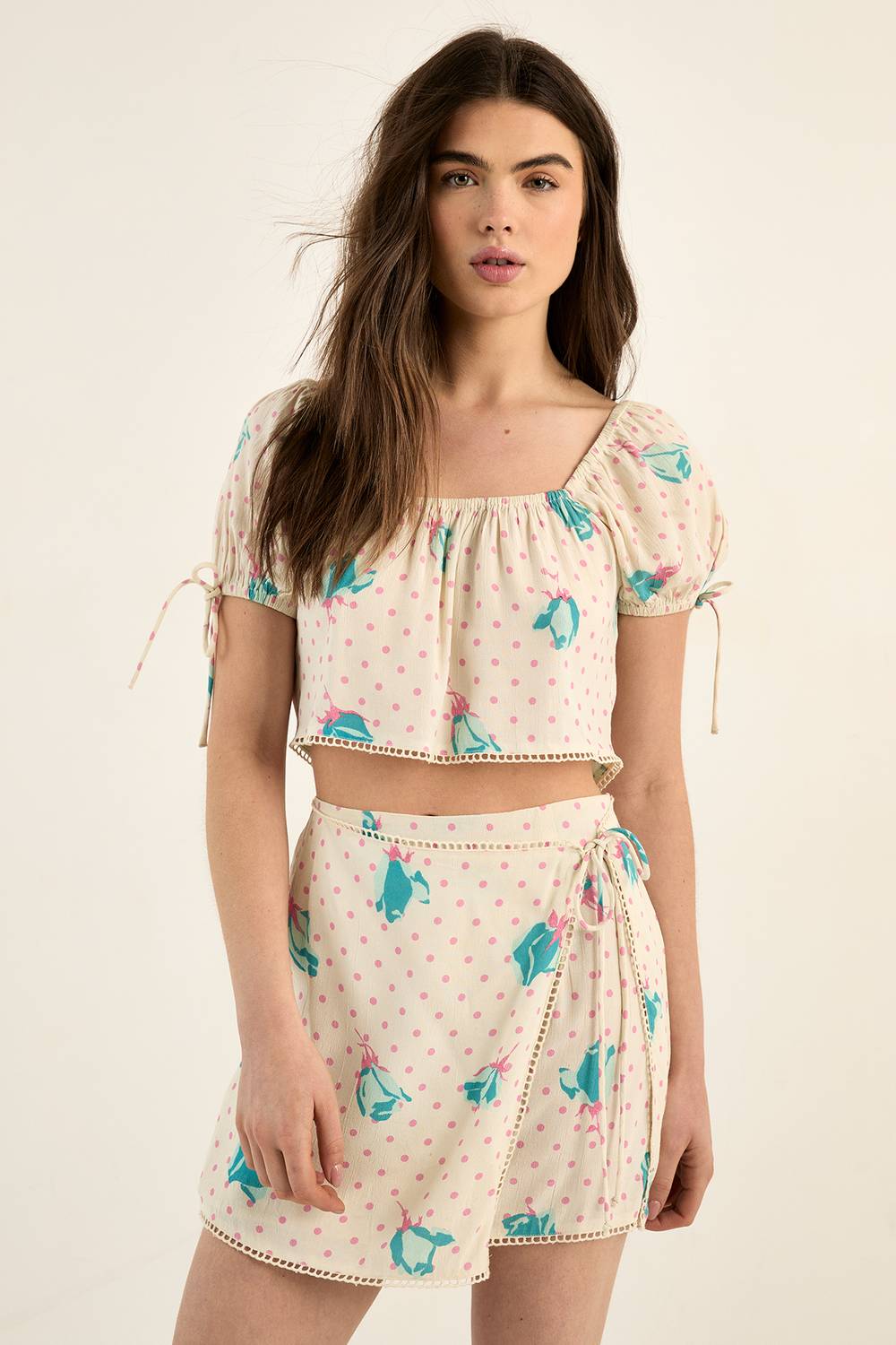 bgg28277_white_xl